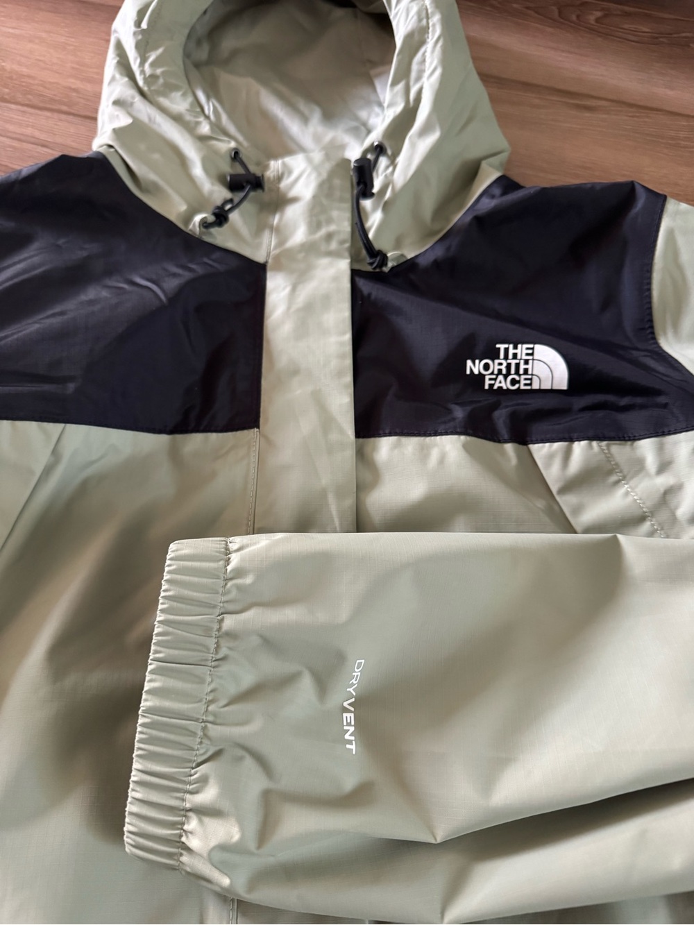 The North Face Women's Waterproof Hooded - Antora Jacket (Size M) - Picture 5 of 9